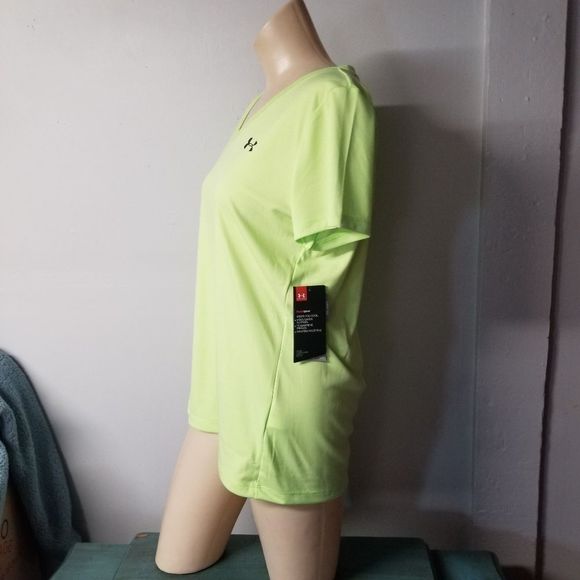 Under Armor NWT T-Shirt workout Medium M Loose Tee Yellow Green Neon - Picture 2 of 14